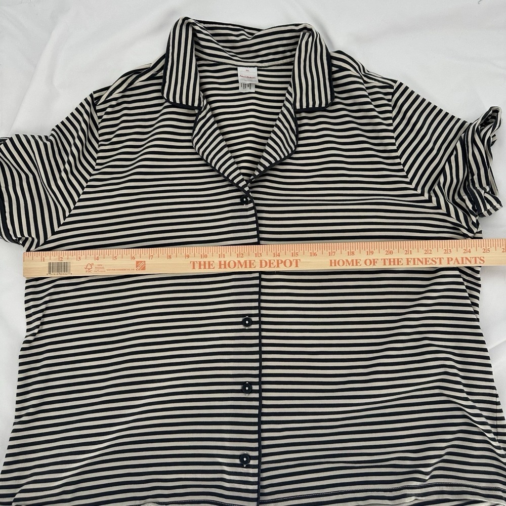 Hanna Andersson Women's Black and Cream Striped Short Sleeve Pajama Shirt In XXL - Picture 8 of 8